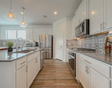 22502 Modica Rift Lane - Photo Thumbnail 11