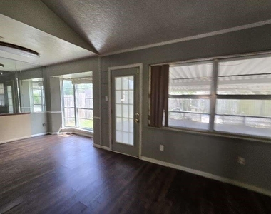 1307 Cactus Street - Photo Thumbnail 13