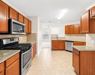 3006 Madison Elm Street - Photo Thumbnail 5
