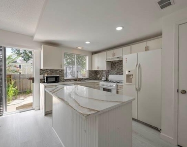 2910 Grants Lake Blvd - Photo Thumbnail 5
