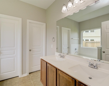 6026 Burnet Bend Avenue - Photo Thumbnail 13