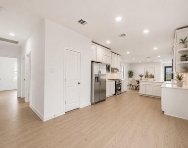 27439 Sunterra Village Drive - Photo Thumbnail 13