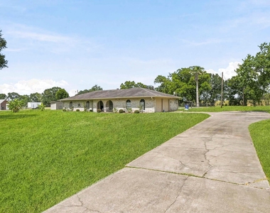 302 Country Road 893 - Photo Thumbnail 4