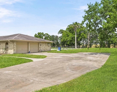 302 Country Road 893 - Photo Thumbnail 5
