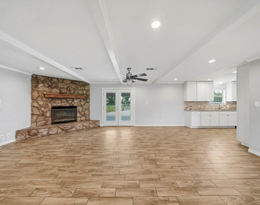 302 Country Road 893 - Photo Thumbnail 9