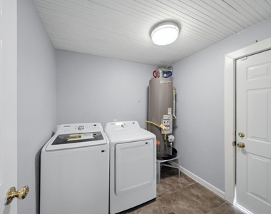 741 E 9th Street - Photo Thumbnail 22