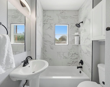 741 E 9th Street - Photo Thumbnail 13