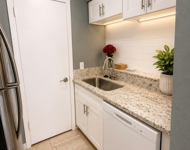 6111 Beverly Hill Street - Photo Thumbnail 4