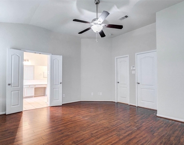24314 Courtland Oaks Street - Photo Thumbnail 14