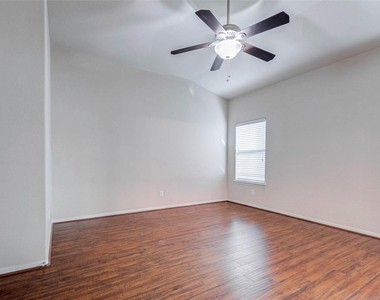 24314 Courtland Oaks Street - Photo Thumbnail 16