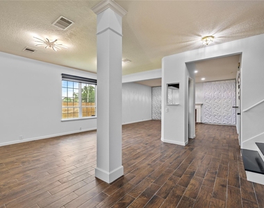 4803 Windcross Court - Photo Thumbnail 5