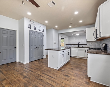 4803 Windcross Court - Photo Thumbnail 14