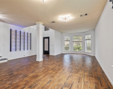 4803 Windcross Court - Photo Thumbnail 6