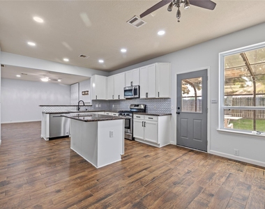 4803 Windcross Court - Photo Thumbnail 13