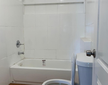 502 Hahlo Street - Photo Thumbnail 4