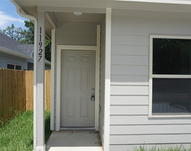 11927 Nelwood - Photo Thumbnail 1