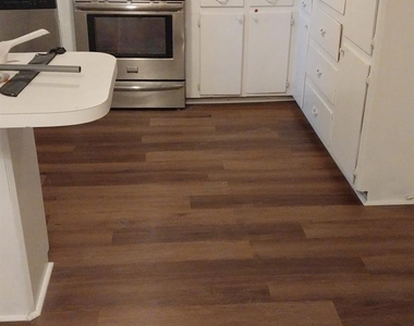 327 Primrose Road - Photo Thumbnail 2