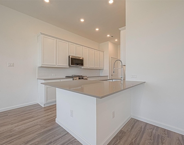5554 Amber Brook Lane - Photo Thumbnail 9