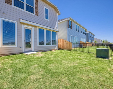 5554 Amber Brook Lane - Photo Thumbnail 32