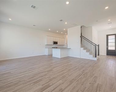 5554 Amber Brook Lane - Photo Thumbnail 6