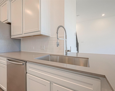 5554 Amber Brook Lane - Photo Thumbnail 11