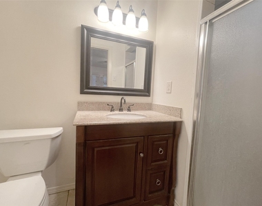 9655 Meadowcroft Drive - Photo Thumbnail 7