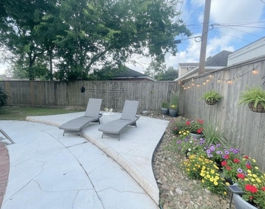 9655 Meadowcroft Drive - Photo Thumbnail 23