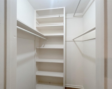 9655 Meadowcroft Drive - Photo Thumbnail 10