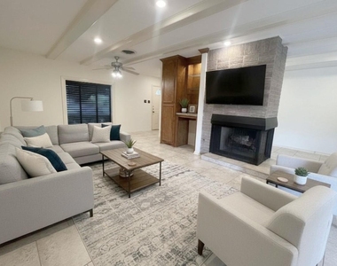 9655 Meadowcroft Drive - Photo Thumbnail 15