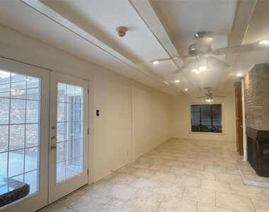 9655 Meadowcroft Drive - Photo Thumbnail 2