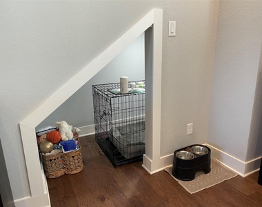 902 Martin Street - Photo Thumbnail 9