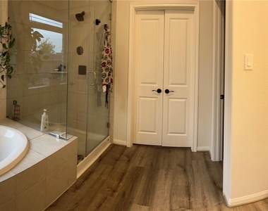 3213 Cornflower Coast Court - Photo Thumbnail 17
