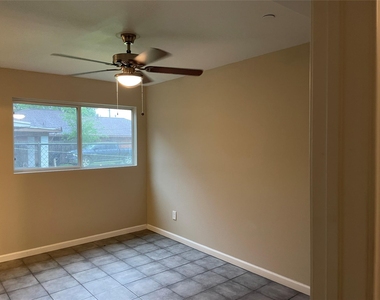6414 Sloan Street - Photo Thumbnail 8