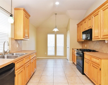 1827 Vanderwilt Lane - Photo Thumbnail 7