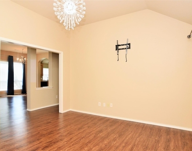 1827 Vanderwilt Lane - Photo Thumbnail 8