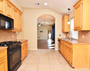 1827 Vanderwilt Lane - Photo Thumbnail 6