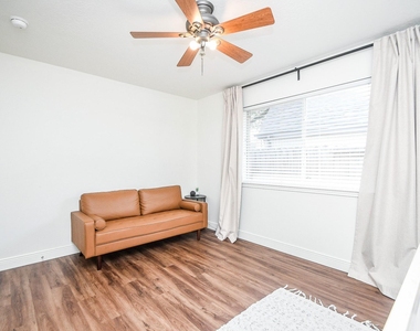 7219 Colony Bend Lane - Photo Thumbnail 24