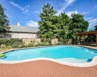 7219 Colony Bend Lane - Photo Thumbnail 30