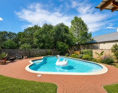 7219 Colony Bend Lane - Photo Thumbnail 3