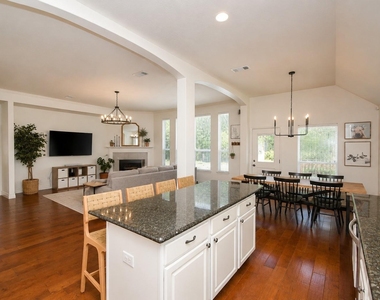 7219 Colony Bend Lane - Photo Thumbnail 7