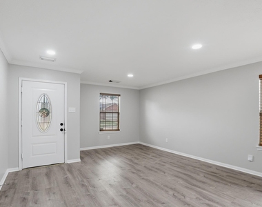 5727 Landon Creek Lane - Photo Thumbnail 2