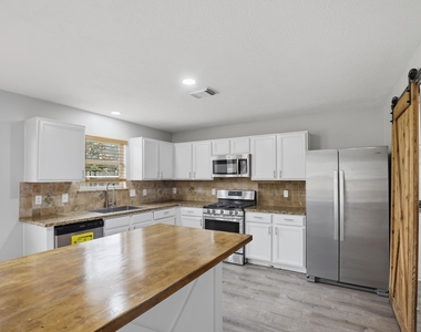 5727 Landon Creek Lane - Photo Thumbnail 6