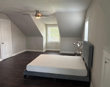 3711 Eagle Street - Photo Thumbnail 12