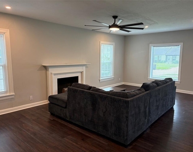 3711 Eagle Street - Photo Thumbnail 3