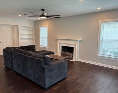 3711 Eagle Street - Photo Thumbnail 6