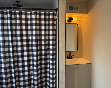 3711 Eagle Street - Photo Thumbnail 14