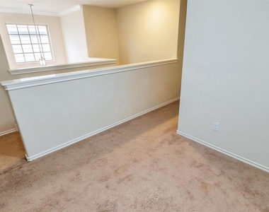 6475 Calgary Woods Lane - Photo Thumbnail 26