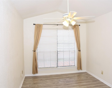 2121 El Paseo Street - Photo Thumbnail 16