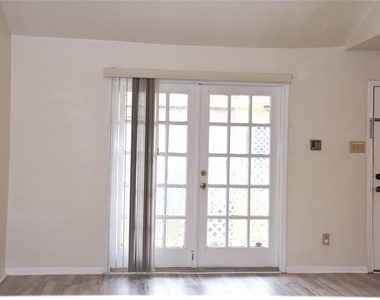 2121 El Paseo Street - Photo Thumbnail 14