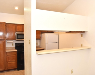 2121 El Paseo Street - Photo Thumbnail 8